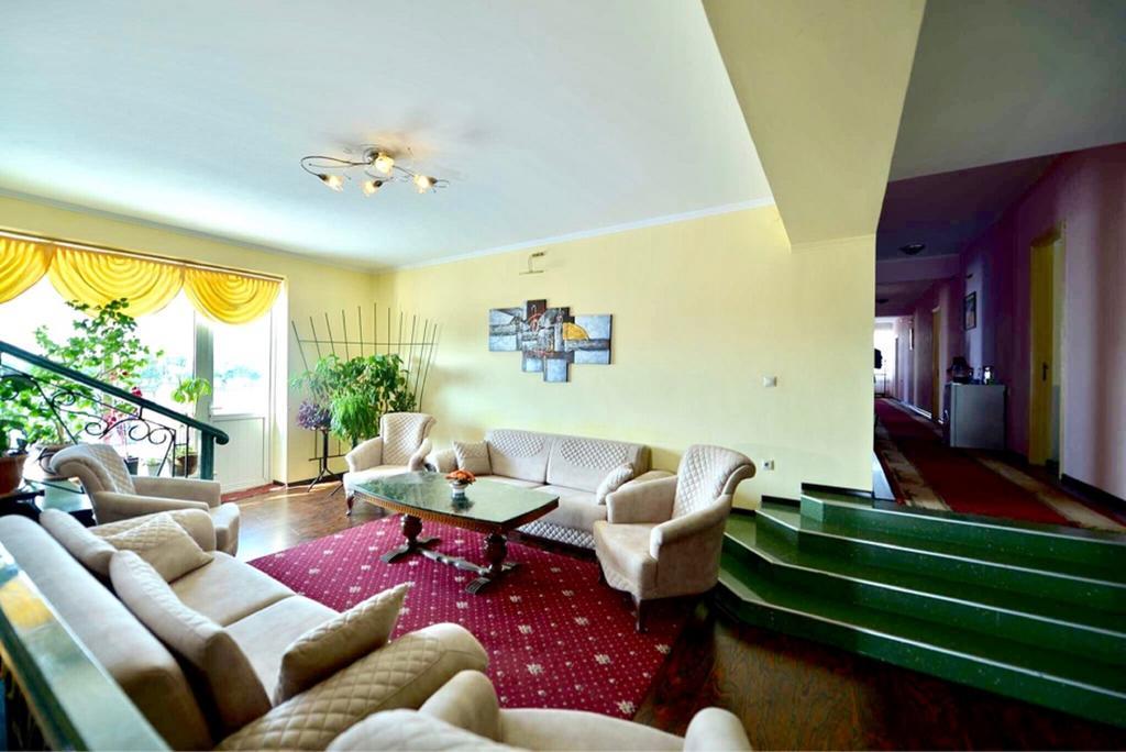 Europa Hotel-Кутаиси Екстериор снимка